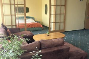 _worker02_medium_2123_6f7e7bd9-aa21-4fc1-aff2-29923ce688f4