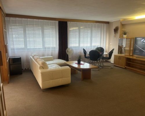 _worker02_medium_2123_9a30c242-0caf-4375-ab82-25c5cfe9e81d