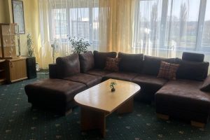 _worker02_medium_2123_9bea06f7-ca42-48ca-b36b-25e54fe690ee