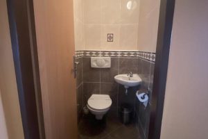 _worker02_medium_2123_b0429a80-d518-4151-bd6b-80c129411fa3