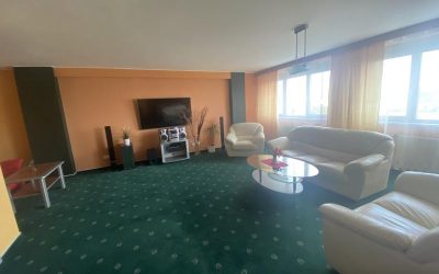 _worker02_medium_2123_b4c7a381-1cee-4101-97b1-fc1270a90d24