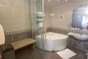 _worker02_medium_2123_bed778e9-389a-4162-bd3b-aea0e5056a97 (1)