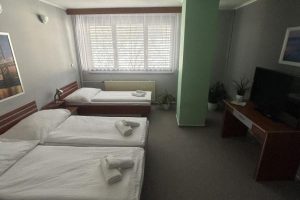 _worker02_medium_2123_c2cb19d4-16a4-427c-abec-6552dc7837b4