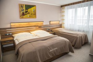 _worker02_medium_2123_cff24f10-a388-4b2a-a65c-e2503e7b62e6