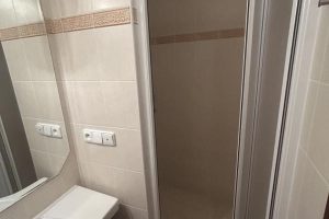 _worker02_medium_2123_fde54550-6d5d-4b76-864c-f4989dd16fd0